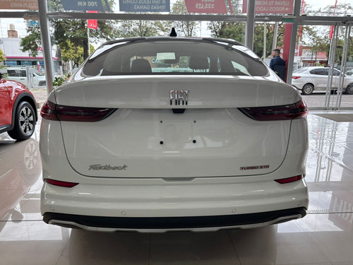 Fiat FASTBACK 1.3 T270 At6 2025