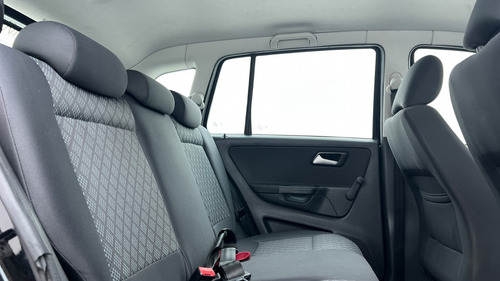 Volkswagen Suran 1.6 Comfortline 101cv 2015