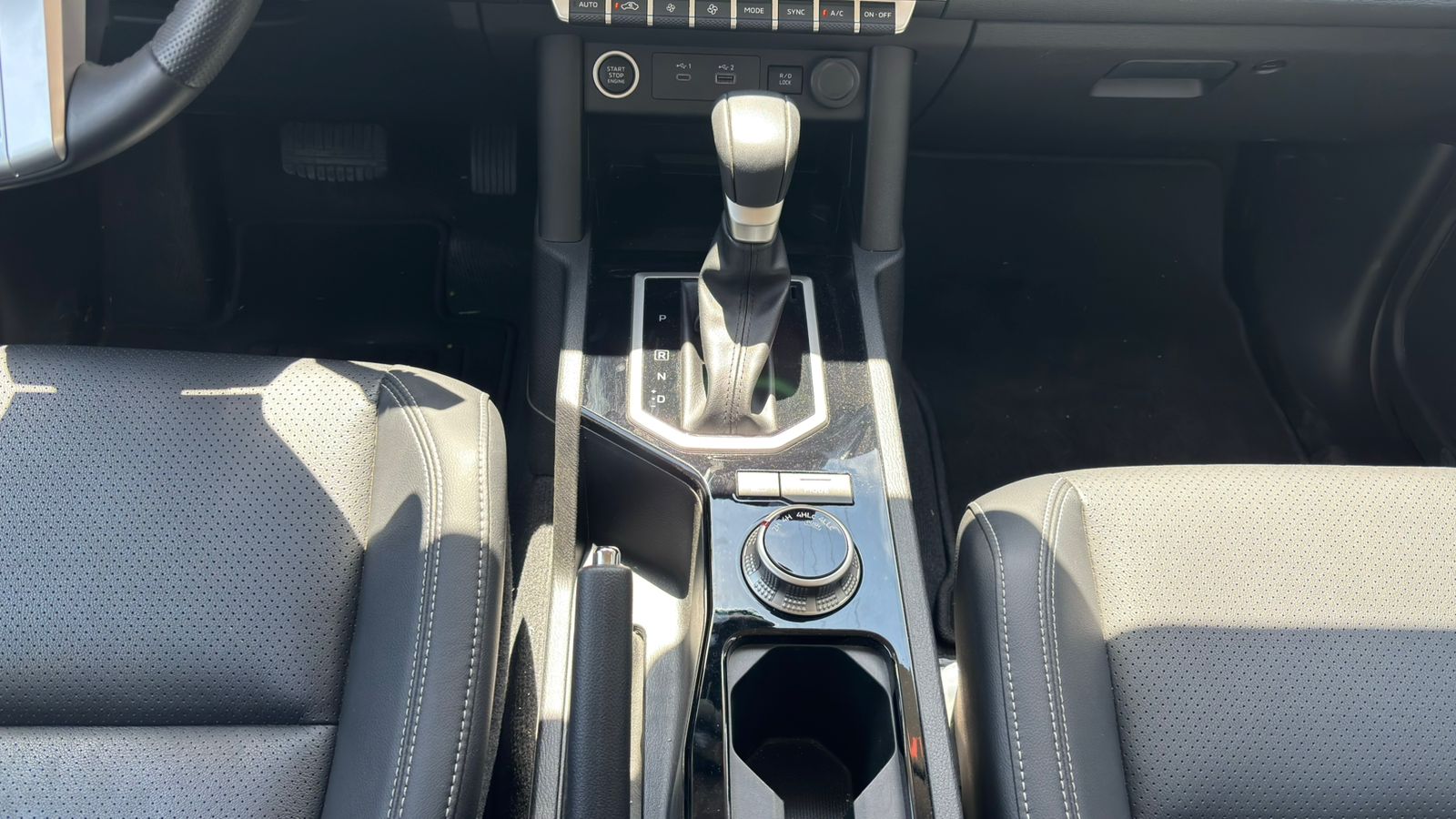 L200 2.4L GLS 6AT 4WD Full 2026