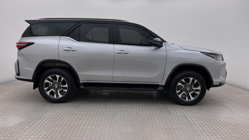 Toyota Hilux SW4 2.8 Tdi Diamante Ii 4x4 7as 6at 2022