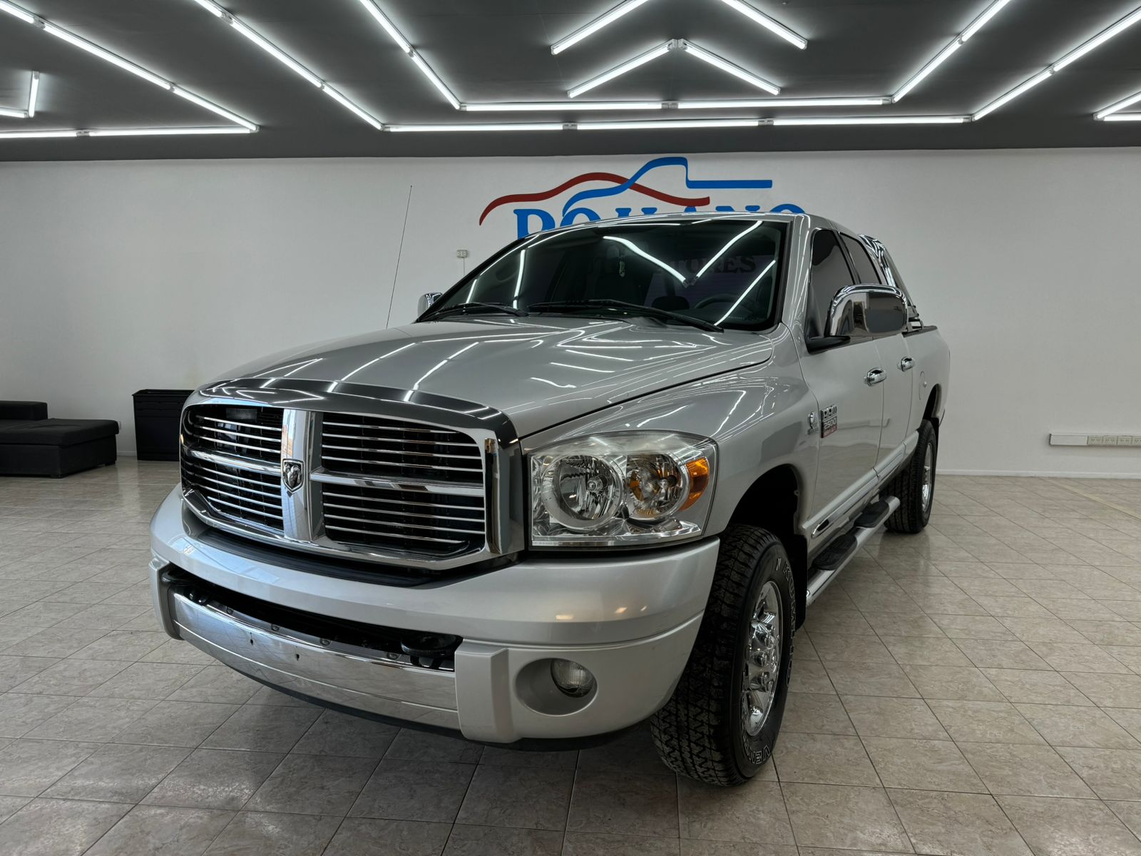 Dodge RAM LARAMIE 2.500 2010