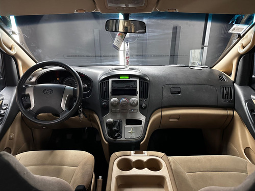 Hyundai H1 2.5 TD MINIBUS 9AS L03 2011