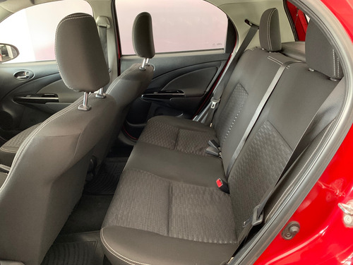 Toyota Etios 1.5 Cross 2015