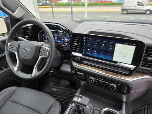 Chevrolet Silverado 5.3 V8 Z71 Trail Boss 2025