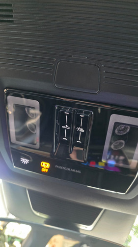 Volkswagen Tiguan VOLKSWAGEN TIGUAN R-LINE 250TSI DSG FC 2025