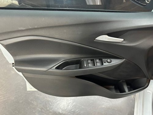 Chevrolet Onix 1.0 T LT PLUS 4P L24 2025