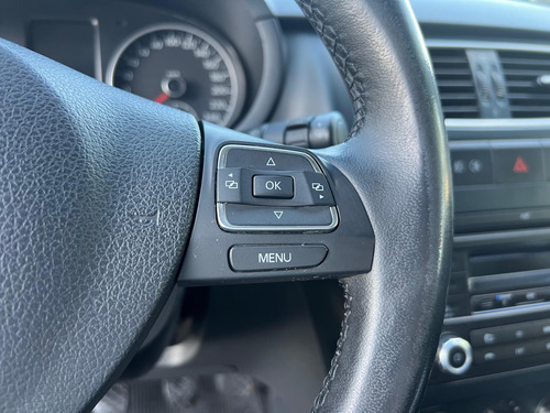 Volkswagen Suran 1.6 Comfortline 101cv 2013