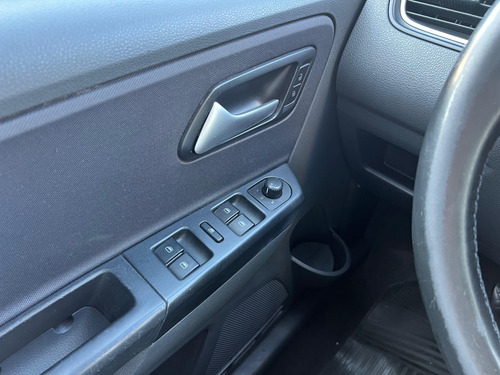 Volkswagen Suran 1.6 Comfortline 101cv 2013