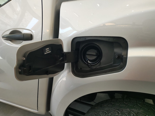 Nissan Frontier 2.3t S 4x2 Mt L22 2025