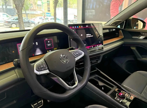 Volkswagen Tiguan VOLKSWAGEN TIGUAN R-LINE 250TSI DSG FC 2025