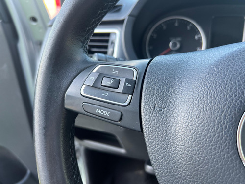 Volkswagen Suran 1.6 Comfortline 101cv 2013