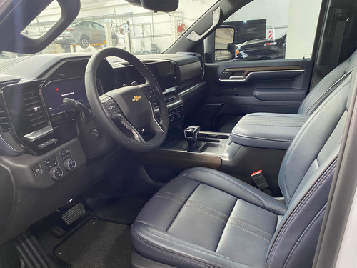 Chevrolet Silverado 5.3 V8 High Country 2026