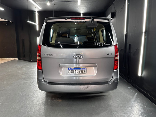 Hyundai H1 2.5 TD MINIBUS 9AS L03 2011