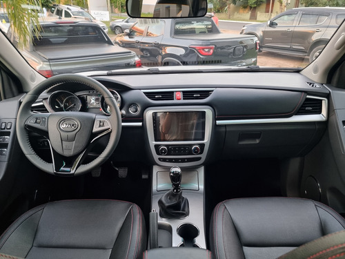 T8 2.0 Intelligent 4X4 Dob Cabina 2025