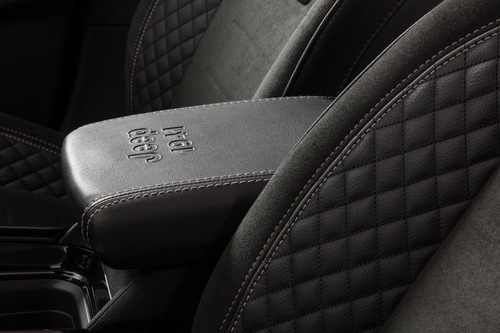 Jeep Commander 2.0 Blackhawk AT 2025