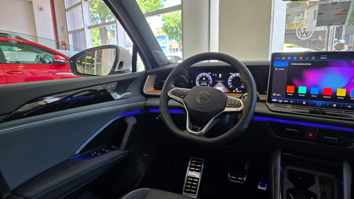 Volkswagen Tiguan VOLKSWAGEN TIGUAN R-LINE 250TSI DSG FC 2025