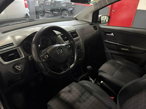 Volkswagen Suran 1.6 Comfortline 101cv 2016