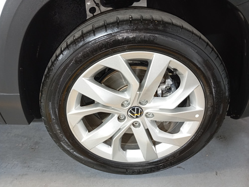 Volkswagen Taos 1.4 250 Tsi Comfortline At L/24 2025