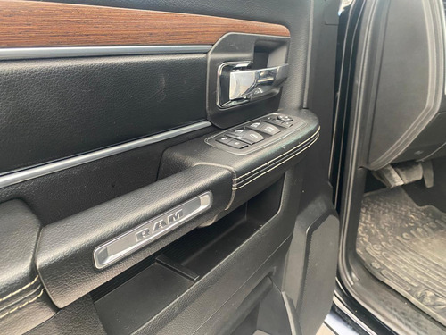 Dodge Ram 1500 SLT LARAMIE 5.7L AT8 4X4 2023