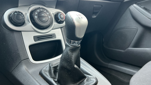 Ford Fiesta Kinetic 1.6 Se 120cv 2015