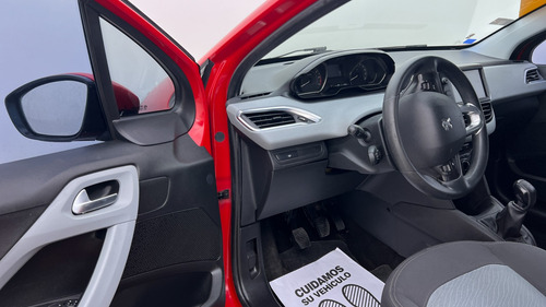 Peugeot 208 1.6 Allure Touchscreen 2015