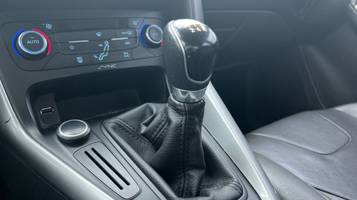 Ford Focus III 2.0 Sedan Se 2017