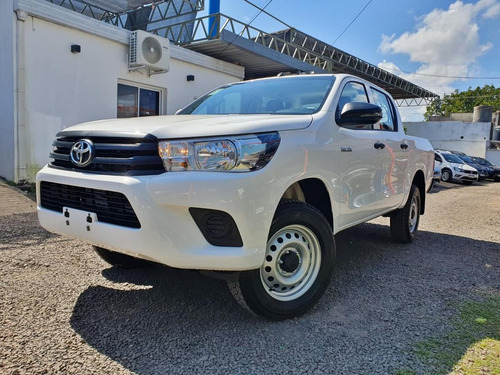 Toyota Hilux 2.8 Cd Srv 177cv 4x2 At 2025