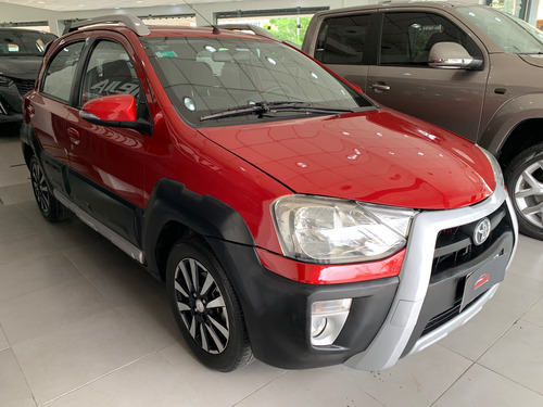 Toyota Etios 1.5 Cross 2015