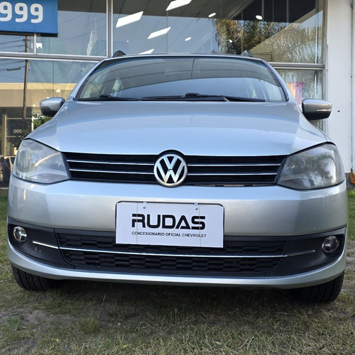 Volkswagen Suran 1.6 Comfortline 101cv 2013