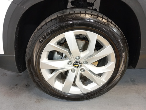 Volkswagen Taos 1.4 250 Tsi Comfortline At L/24 2025