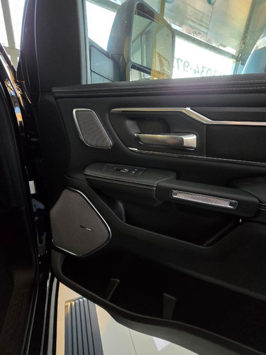 Jeep Ram 1500 larami 3.0 4x4 2025