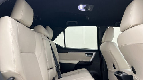 Toyota Hilux SW4 2.8 Tdi Diamante Ii 4x4 7as 6at 2022