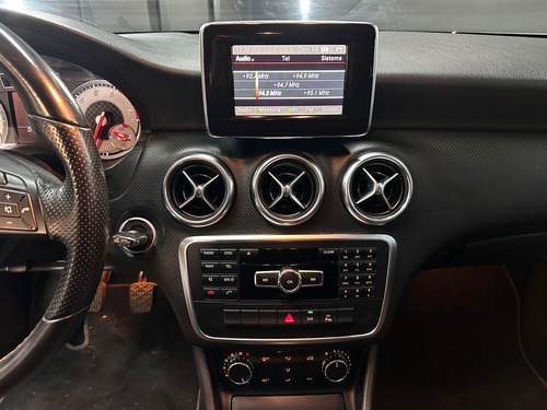 Mercedes-Benz A 200 BLUEEFFICIENCY URBAN L13 2013