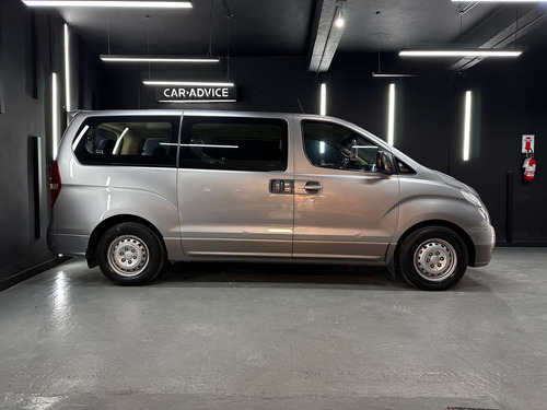 Hyundai H1 2.5 TD MINIBUS 9AS L03 2011