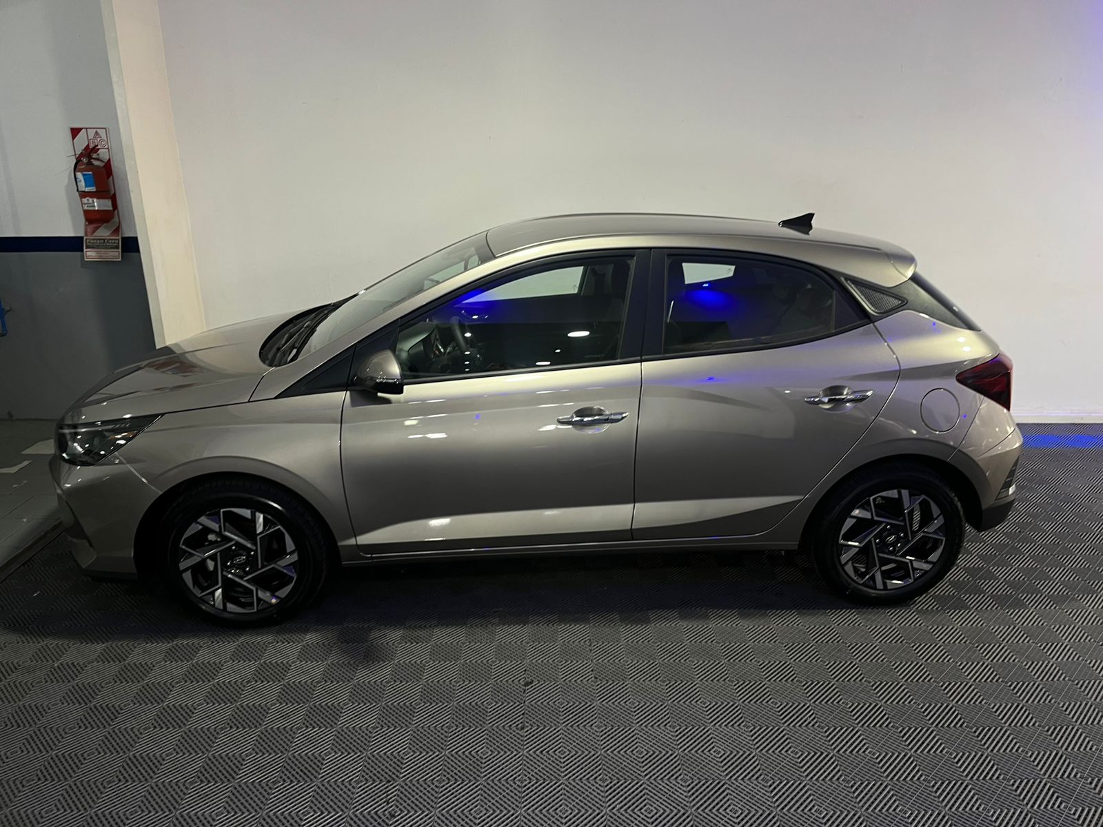 Hyundai HB20 Platinum safety 2025