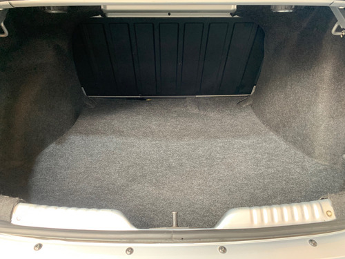 Volkswagen Voyage 1.6 Comfortline 101cv 2013