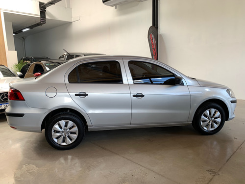 Volkswagen Voyage 1.6 Comfortline 101cv 2013