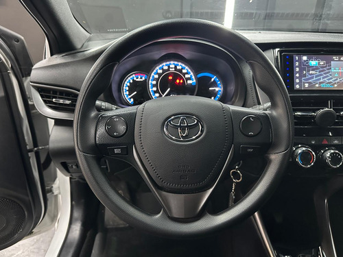 Toyota Yaris 1.5 XS CVT 5P 2025