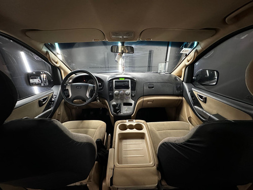 Hyundai H1 2.5 TD MINIBUS 9AS L03 2011