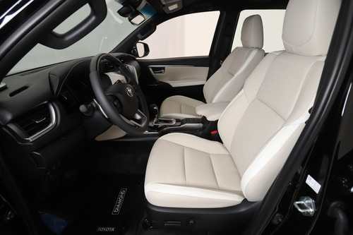 Toyota SW4 2.8 Tdi Diamante Ii 6At 7As 2025