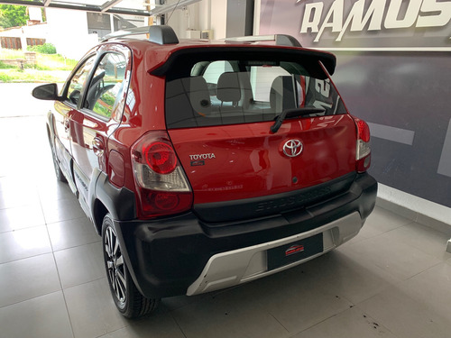 Toyota Etios 1.5 Cross 2015